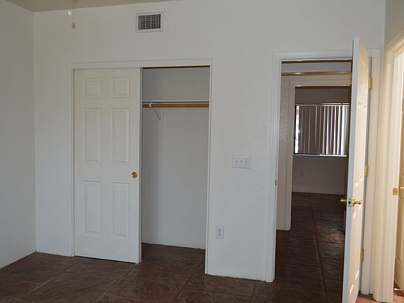 4th image of 3118 E Blacklidge Dr Unit 2