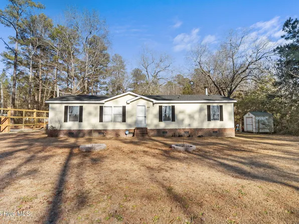 2909 Mcneill Farm Road, Raeford, NC 28376
