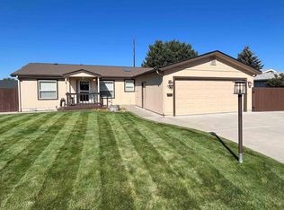 1745 NE 6th St, Redmond, OR