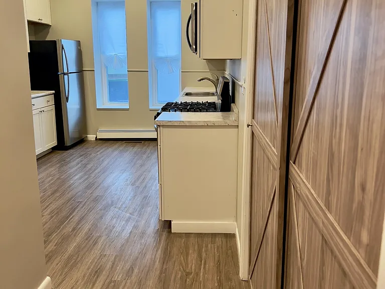 300-302 Soundview Ave — Photo 6