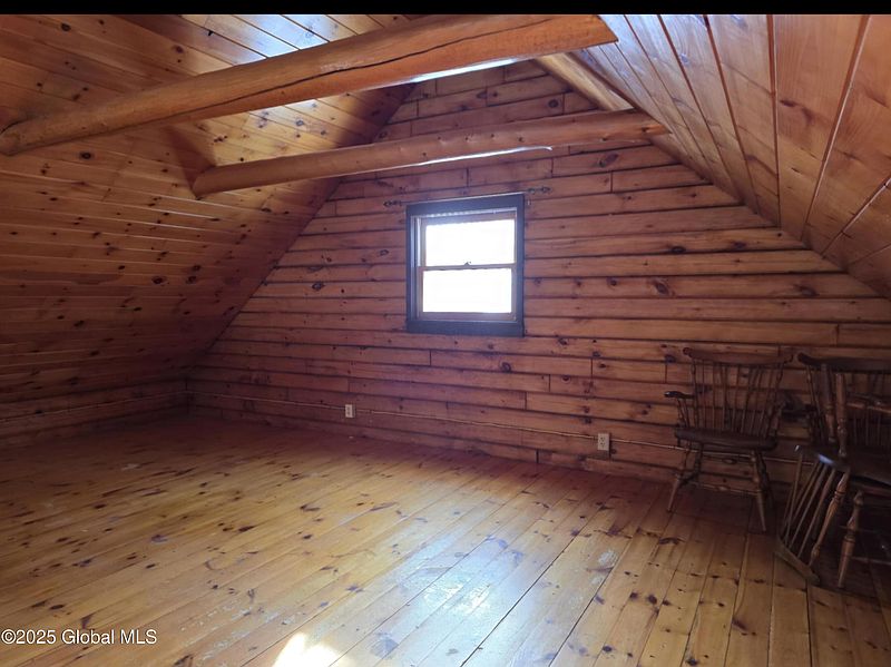 4th image of 636 Spier Falls Road