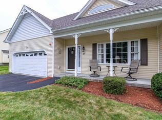 17 Carriage Rd, Litchfield, NH 03052