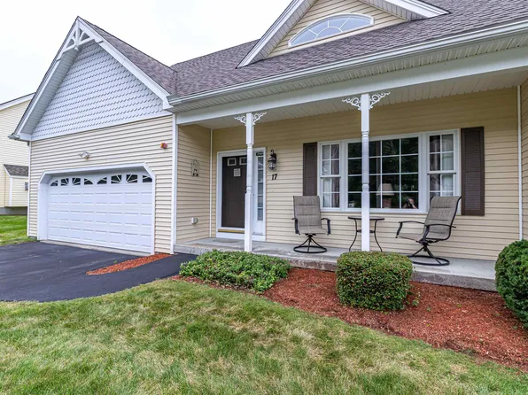 17 Carriage Road, Litchfield, NH 03052