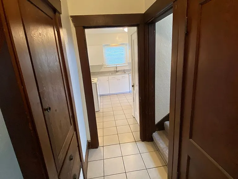 15721 Main St E — Photo 14