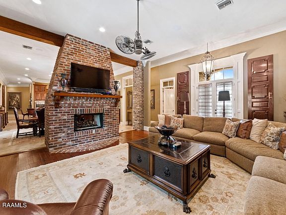 3rd image of 112 Winged Foot Dr