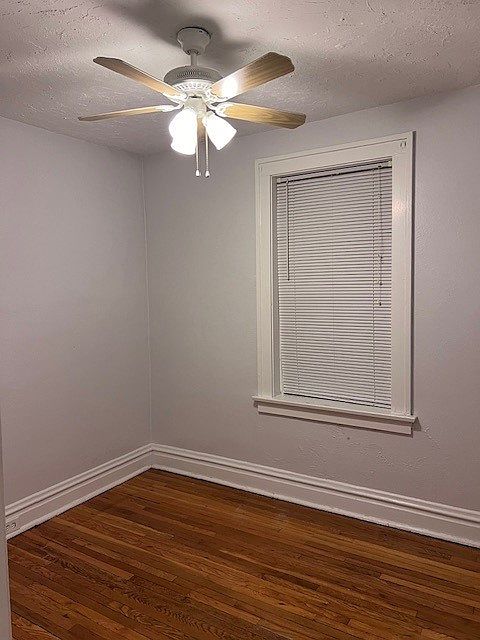 2nd bedroom with closet