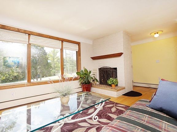 5th image of 460 Deanview Dr
