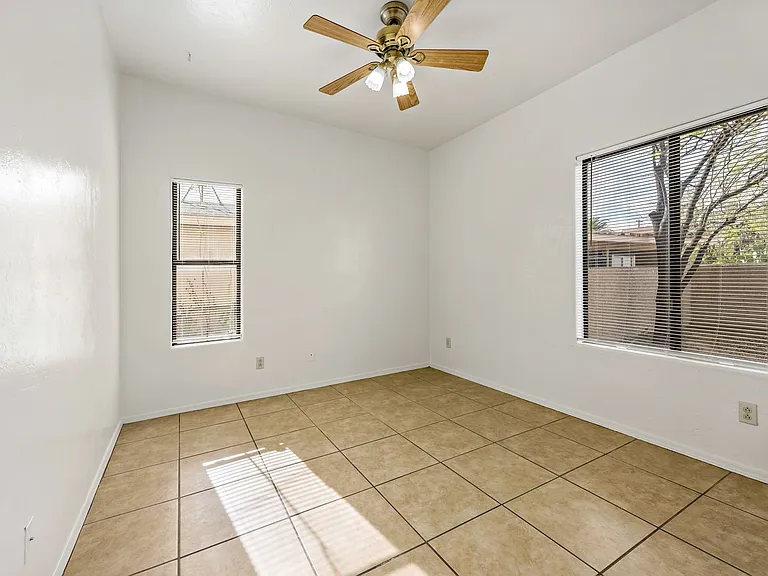 1317 N Howard Blvd — Photo 28