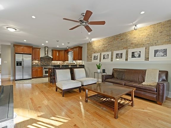 5th image of 3933 N Marshfield Ave APT 1S