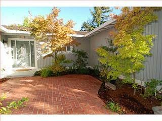 3rd image of 114 Lansberry Ct