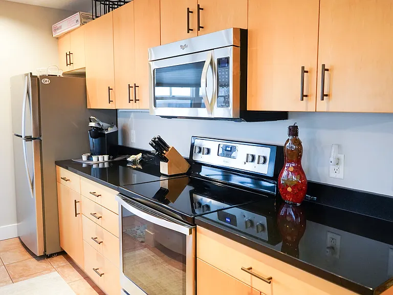 200 S Harbor Dr #9 — Photo 2