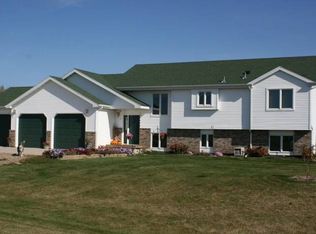 17998 Meadows Cir, Audubon, MN 56511