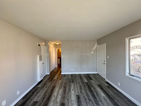 2nd image of 4313-4329 E Ocean Blvd #4329-D