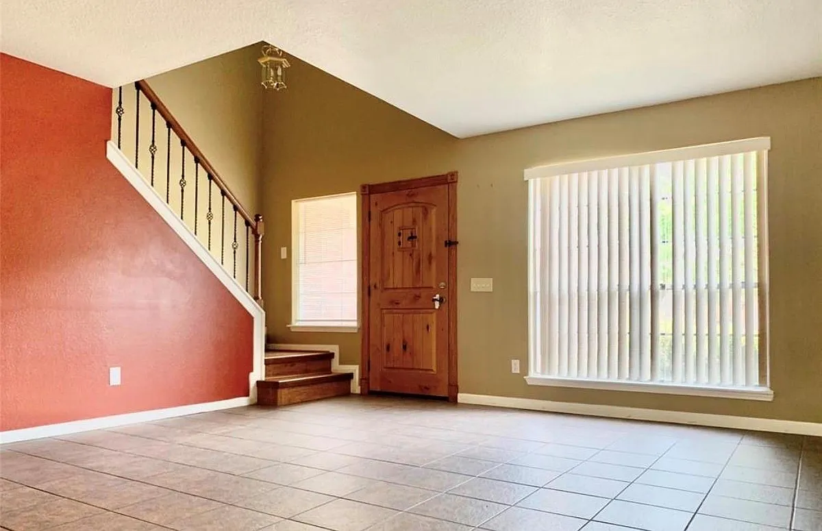 Building Photo - 20615 Valley Wells Dr