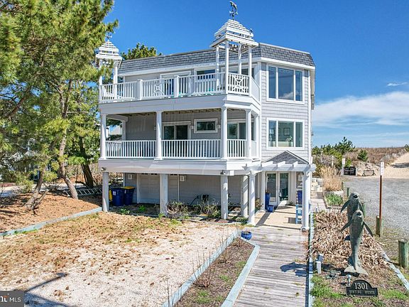 2nd image of 1301 Bunting Ave