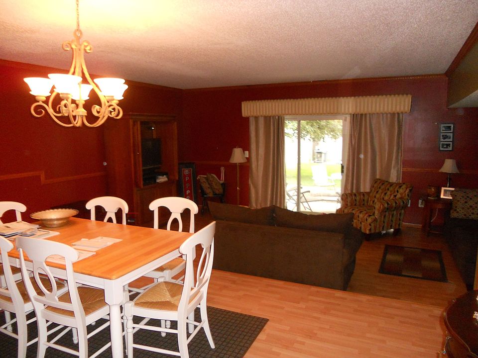 Dining Room / Living Room