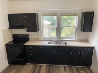 351 Bates St, Waterloo, IA 50703