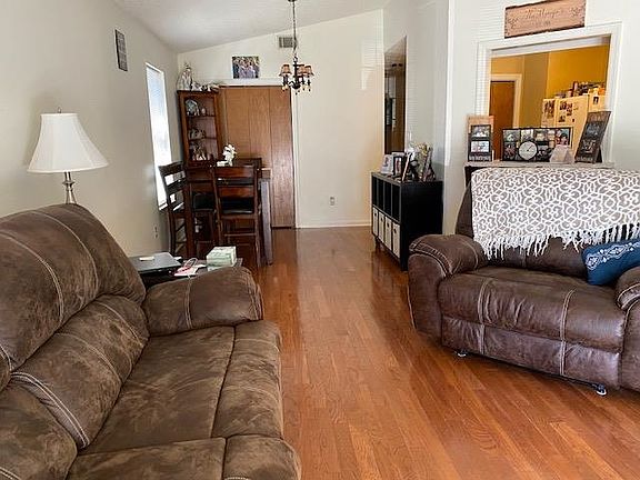 2nd image of 1626 Springwood Dr
