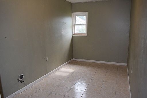 5th image of 2112 James Dr