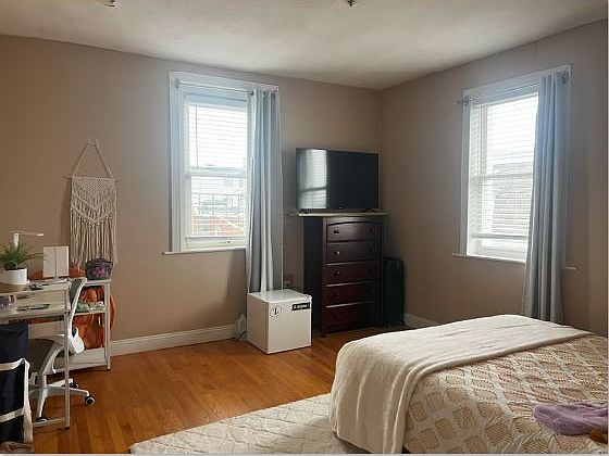 3rd image of 30 Weeden St #B2