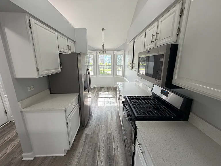 1702 Coach Dr — Photo 35