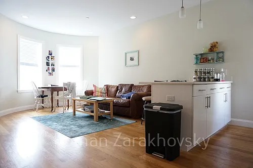 48 Kent St #2 Photo 1