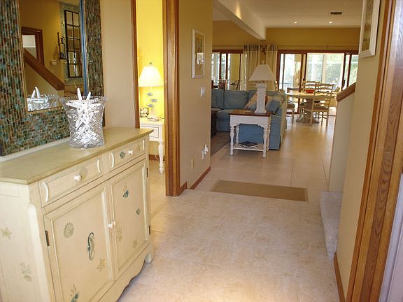5th image of 1550 Angel Dr