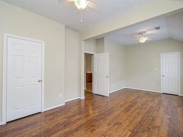 18223 Heathridge Ln — Photo 15