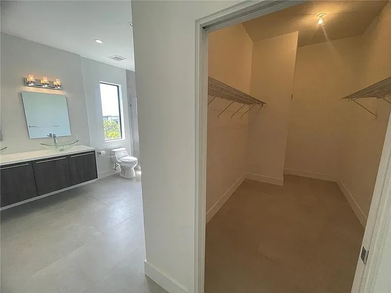 113 SE 1st Cir — Photo 23