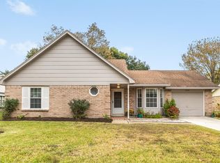 3315 S Primrose Meadows Cir, Pearland, TX 77584