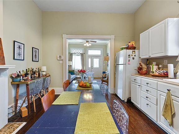 5th image of 222-24 S Lopez St