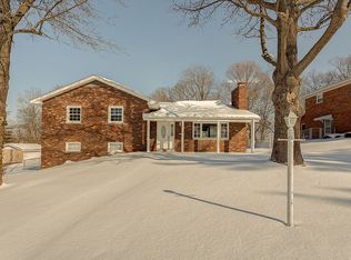 51 Montclair Dr, Fairview Heights, IL 62208