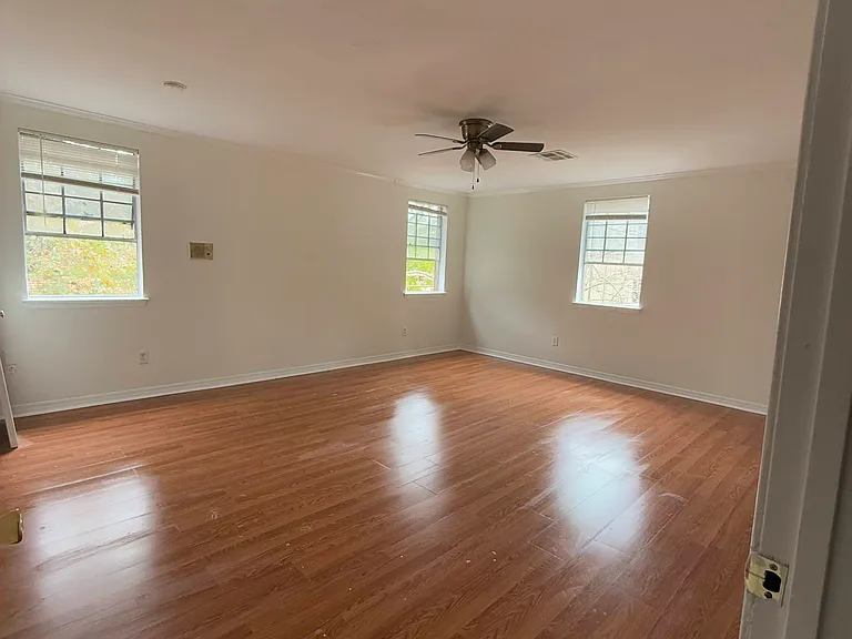 7801 Saint Charles Ave — Photo 12