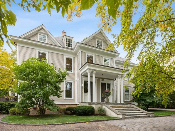 415 E Deerpath Rd, Lake Forest, IL 60045