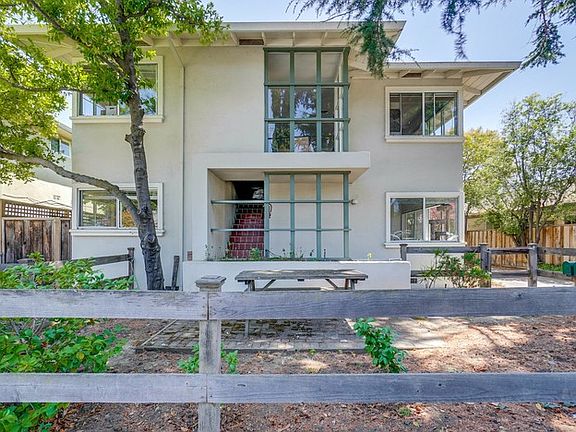 2nd image of 689 Roble Ave APT 2A