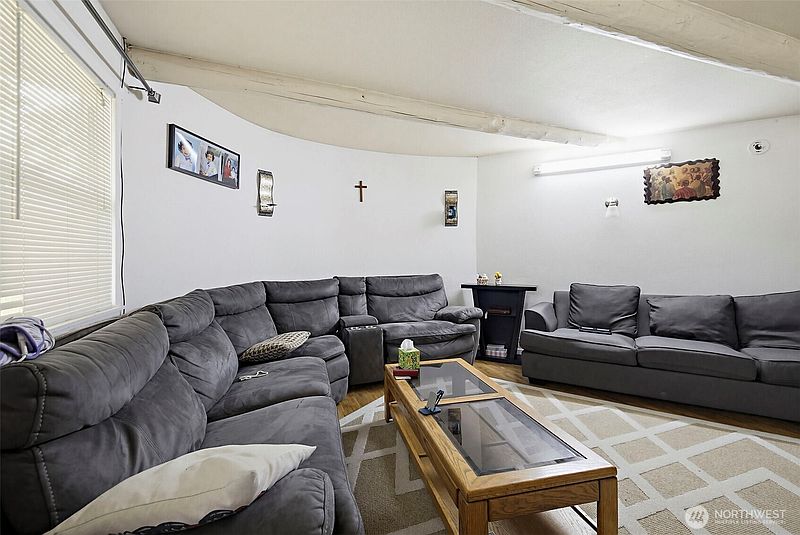 5th image of 35835 13th Avenue SW