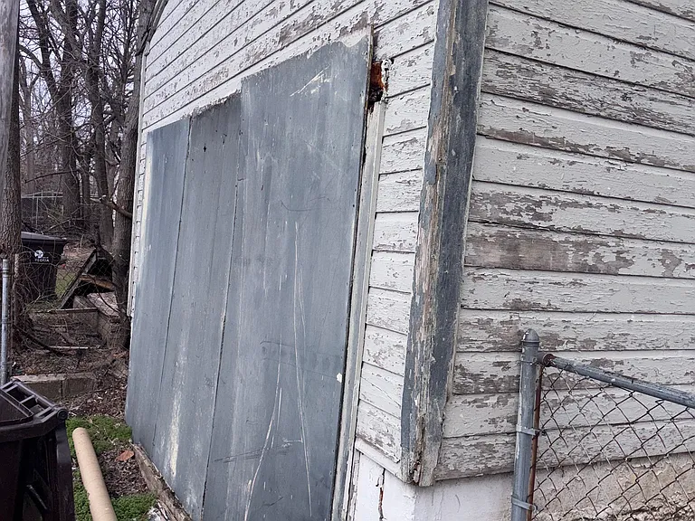 1513 S Livingston St — Photo 30