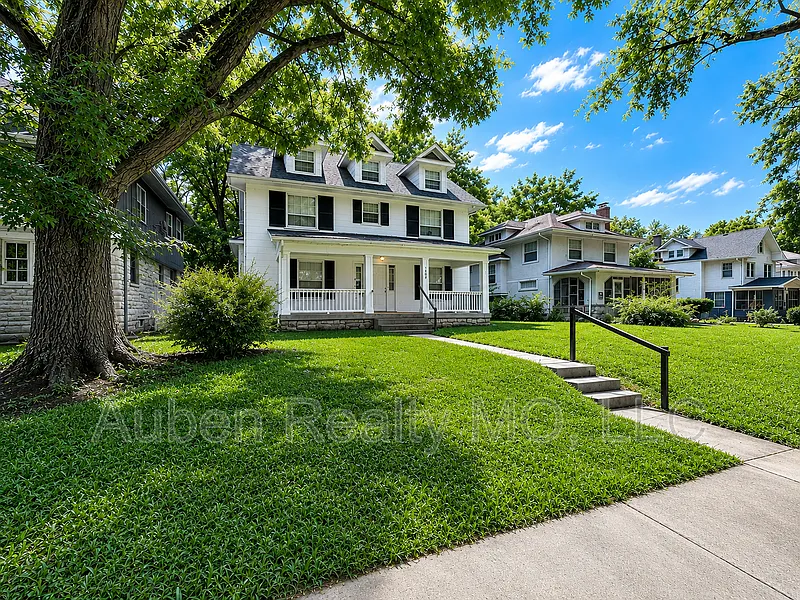 2 bed, 1.0 bath, 825 sqft, $1,095 — Photo 1