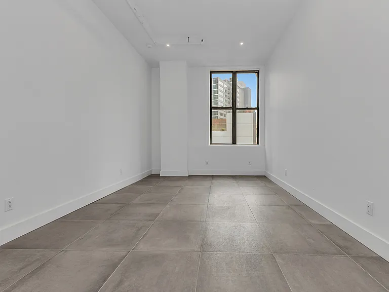 81 Willoughby St #407 — Photo 6