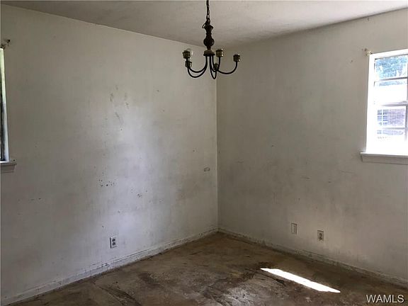 2nd image of 2607 Deerfield Ln
