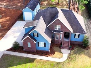 100 Sweetbriar Lakes Dr, Thomasville, GA 31757