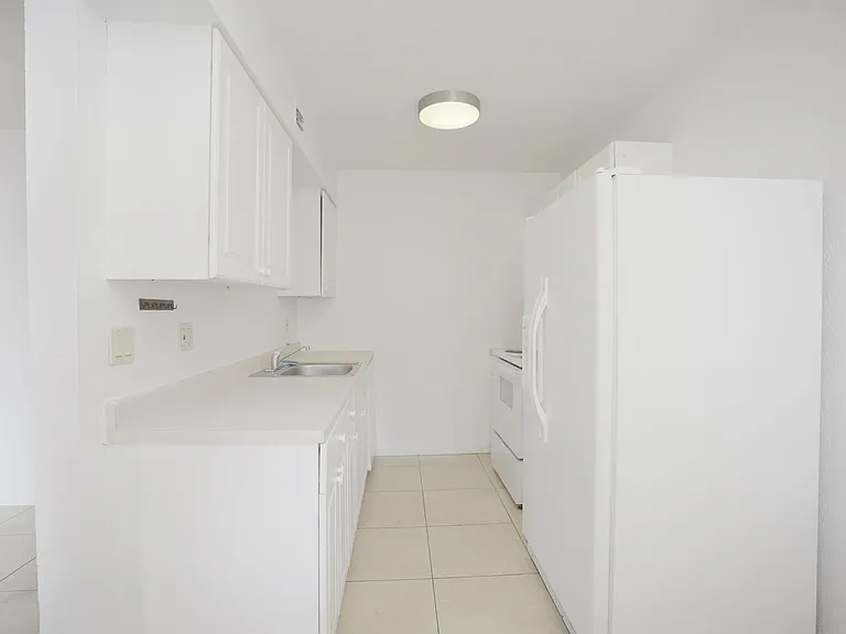 4635 Bayshore Dr #P7 — Photo 9