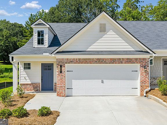 2nd image of 42 Silver Leaf Ln #6