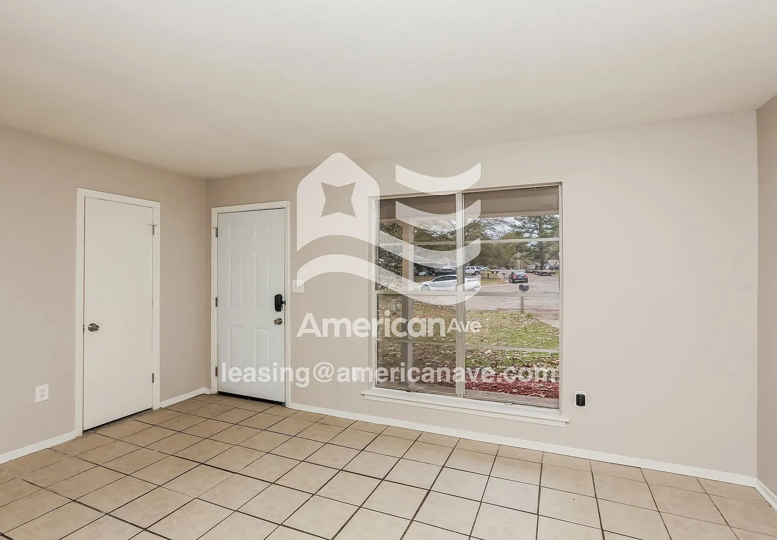 3 bed, 1.5 bath, 1270 sqft, $945 — Photo 2