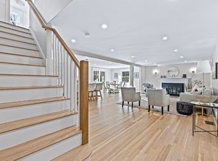 9 Candlewood Rd, Lynnfield, MA 01940