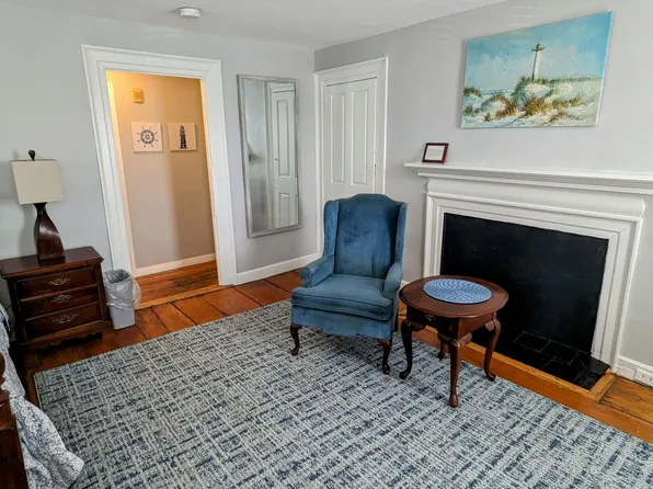 32 Market St #7, Newburyport, MA 01950