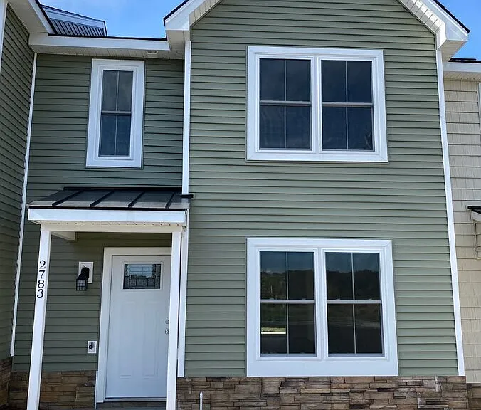 2783 Rowe St — Photo 1