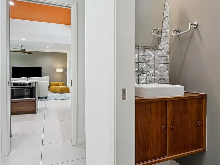 9769 Oak Point Dr — Photo 25