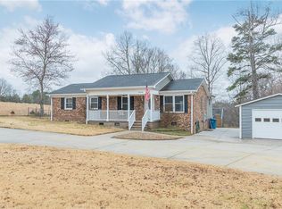 5946 Drake Rd, Greensboro, NC 27406