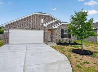102 Goel St, Greenville, TX 75402